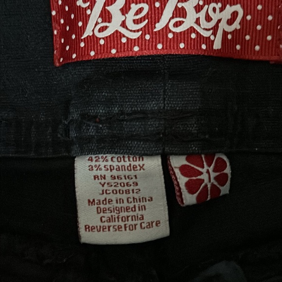 2/$25 - BeBop Black Cargo Shorts - Size 1 - Picture 5 of 7